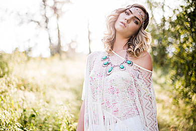 亚洲最新一区二区：霓虹雨夜，极速版图，策略与文化的竞速新纪元