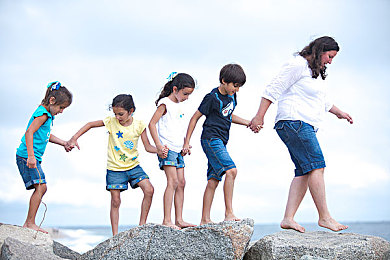黑人 亚洲人 娇小：极速地平线，街头传奇，多元竞速与文化交融之旅-2