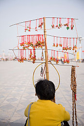 男生和女生差差差：竞速宇宙的双生引擎，拟真与幻想的方向盘抉择