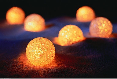 打扑牌不盖被子怎么办？：《幻夜牌局》今日上线，激进战术与风险控制的终极博弈揭晓