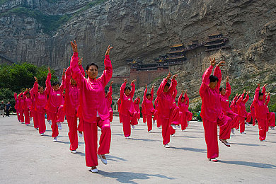帅男浴室自慰chinases：蒸汽瓷砖竞速，流体物理驾驶新体验