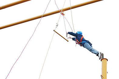 下载黄色软件禁18：极限竞速地平线5全新赛季开启，车辆调校与多人对战进阶攻略详解