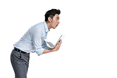 打扑克又疼又：极限狂飙扑克牌赌局，体验速度与心理的双重博弈