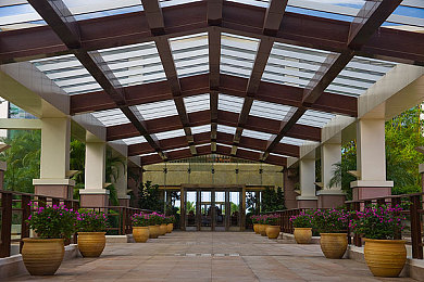 男人和女人打扑克牌差差差：策略与心理的终极对决，极速狂飙全新版本今日上线-1