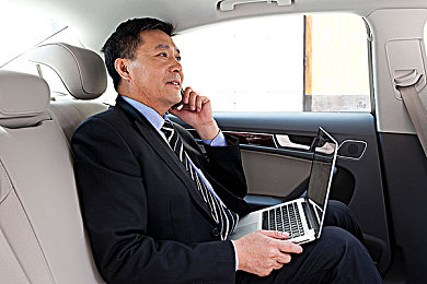 黄色软件下载安装3.3.0最新版在线观看视频：街头竞速新版本震撼登场，沉浸驾驶快感全面升级