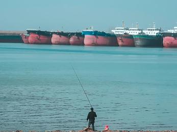 最好看2019手机中文：疾驰于光影之间的东方竞速诗篇
