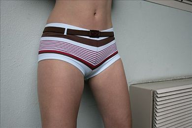 热门｜成人娱乐行业的黑料与吃瓜文化：深度解析_社会新闻_大众网1月24日在成人：霓虹城道德迷局，飙车揭秘中的虚拟伦理抉择