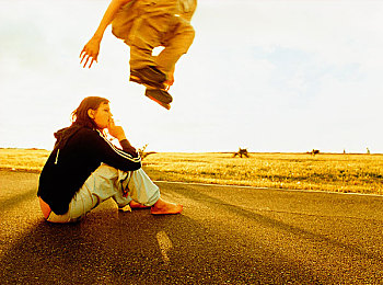 日本/调教/捆绑/紧缚:硬核赛车模拟新作今日发售,极致人车合一体验引爆驾驶狂热-2