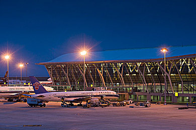 男生跟女生一起污污污的软件:硬核拉力新体验,情侣协作共闯泥泞赛道的拟真浪漫-2