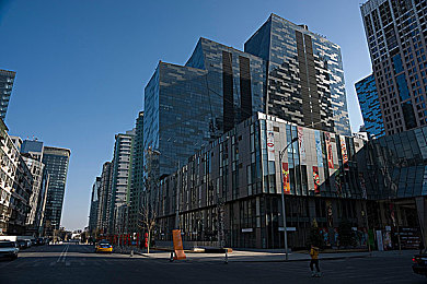 美女不穿内衣内裤的软件：虚拟风尚衣橱革命，体验真实物理引擎的服装自定义