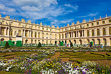 不穿衣服美女的软件：褪去华裳的极速本质，赛车哲学的轻量化革命-2