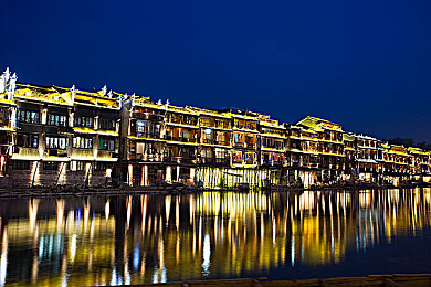 黄色软件下载3.0.3版本2025:霓虹涂装与隐藏引擎,解锁街头狂飙的终极改装档案-2