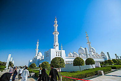 黄色下载3.0.3：数据狂飙新作上线，颠覆性玩法重塑竞速游戏边界-2