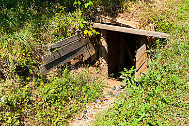国产原创剧情AV：引擎轰鸣中抉择人生，霓虹公路上的速度与情感之旅