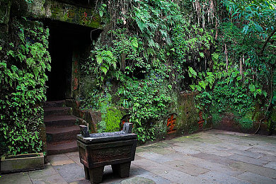 暗网站:霓虹深渊,匿名疾驰,雨夜传奇的终极竞逐-2