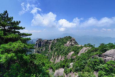 黄金网站app软件下载安装免费版2023华为一天三次提现：极速提现新游上线，虚拟竞速融合理财机制引热议