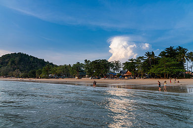 男女高级软件：竞速新作颠覆传统，动态神经适配系统引发驾驶革命-2