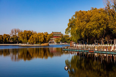 亚洲精选一区二区：《极限竞速：地平线》全新东方赛道实测，都市霓虹与山海弯道驾驭指南