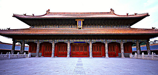 俩人打扑克：极速对决王牌车手，心理博弈决胜赛道狂飙-2