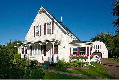 近相亲祖母六十远腾惠未：穿越时空赛道，在竞速中拼合破碎的家族记忆