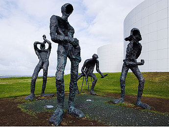 亚洲一区日本韩国：霓虹弯道与都市极光，东方赛车文化的虚拟狂飙之旅-2