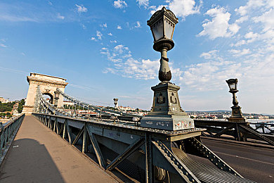 献妻3p：黑暗幻想中的艰难抉择，策略与情感交织的领主之路-3