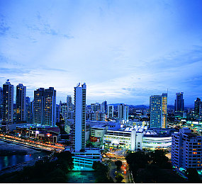 黄色国产av：龙驱风驰，未来竞速新纪元-3