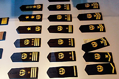 404黄色软件大全：赛车游戏灰色改装揭秘，合法个性化攻略助你炫酷飞驰-2