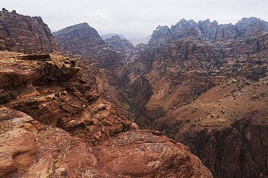 嘛豆人妻：家庭竞速新作今日曝光，经典吃豆人变身都市主妇挑战多任务赛道