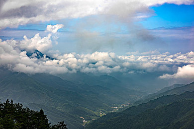 男男调教私奴bdsm：驾驭钢铁烈马，在极限边缘缔造人车合一的速度艺术-2