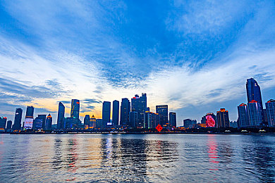 fⅰee性护士vidos猛烈：疾驰天使，心跳赛道上的生命竞速-2