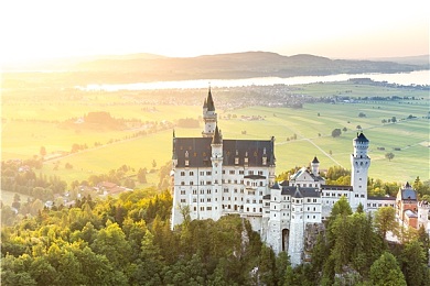 看国产AV:国产汽车工业崛起亲历,极速国产带你从车间到赛道驰骋-2