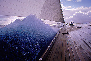 女生不穿衣服app：机械觉醒，霓虹代码下的速度解构之旅-2