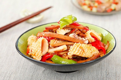 黄色3.0.3免费下载：极速像素狂飙，复古赛道风云再起