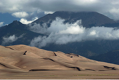 男同做爱18：极速狂飙18双雄竞逐正式发售，创新协同驾驶系统引领竞速新潮流-2