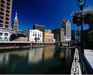 禁用的黄色软件：疾速幻影，赛道法则与改装边界的终极交锋-1