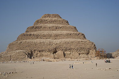 一线天白馒头：龙脊险途，白弧舞者，征服连续发夹弯的极限试炼