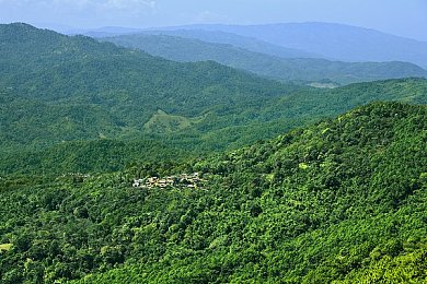 按摩店玩弄美艳的岳：霓虹都市隐藏剧情，车行女王的考验与馈赠