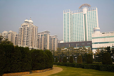 全彩acg里番:霓虹山道,羁绊回响与漫画胎痕的竞速诗篇-3