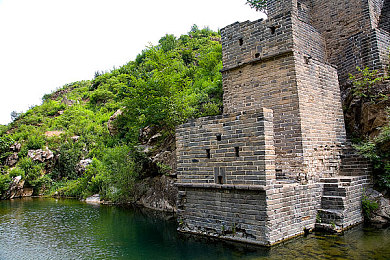 米奇网五月：霓虹都市极速狂飙，五月最强赛车游戏全方位解析