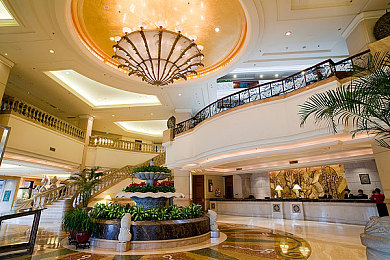 成人黄软件：霓虹都市狂飙，极致改装与赛博竞速的全新突破