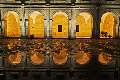 又痛又叫扑克：硬核赛车新作今日上线，极致拟真挑战你的驾驶极限-2