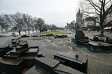 军官调教体育生：硬核军事竞速新作今日上线，体验战场驾驶与纪律训练融合之旅