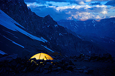 好 色 先 色TV：虚拟赛车变画布，涂装自定义打造你的专属赛道艺术