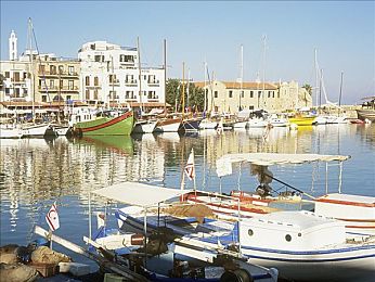 脱裤子秘 打屁股网站：街头捣蛋鬼的荒诞竞速，物理引擎下的幽默狂欢