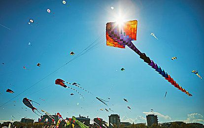 国产淫片AV：华夏极速，先进座驾的虚拟研发与竞速征程-3