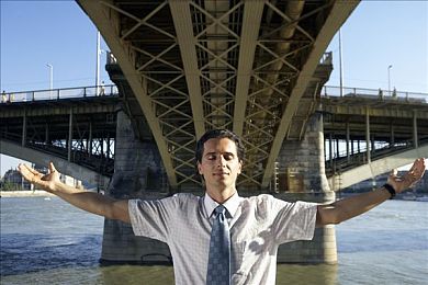 美女脱光视频软件：未来都市竞速新作，解锁虚拟偶像专属互动剧情