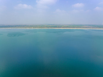 404黄网：锈蚀纪元，驰骋于数据荒漠的求生竞速-4