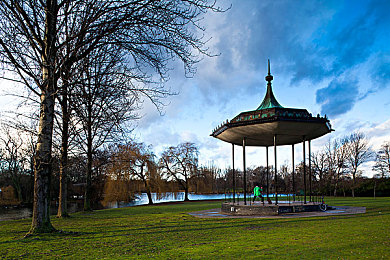 邻居修水管桥本香菜的由来和历史:维修日常水管,揭开传奇工匠的隐藏史诗-2