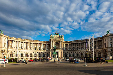 天堂a√:云端竞速新作发布,动态赛道与AI系统颠覆传统驾驶体验-2